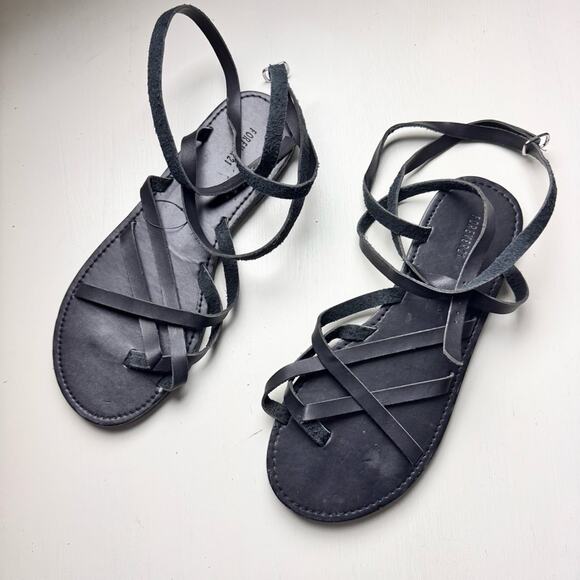 Forever 21 Black  Ankle Strap Gladiator Style Sandals Sz 7 - Picture 2 of 9